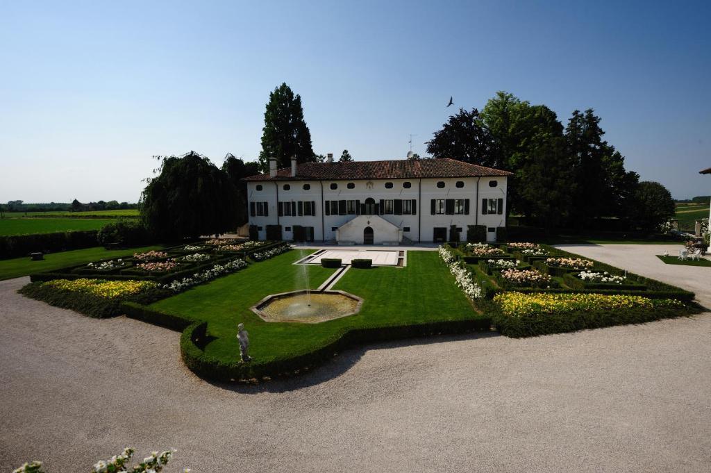 Borgo Dei Conti Della Torre Guest House Morsano al Tagliamento Екстериор снимка