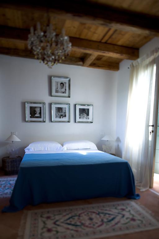 Borgo Dei Conti Della Torre Guest House Morsano al Tagliamento Стая снимка